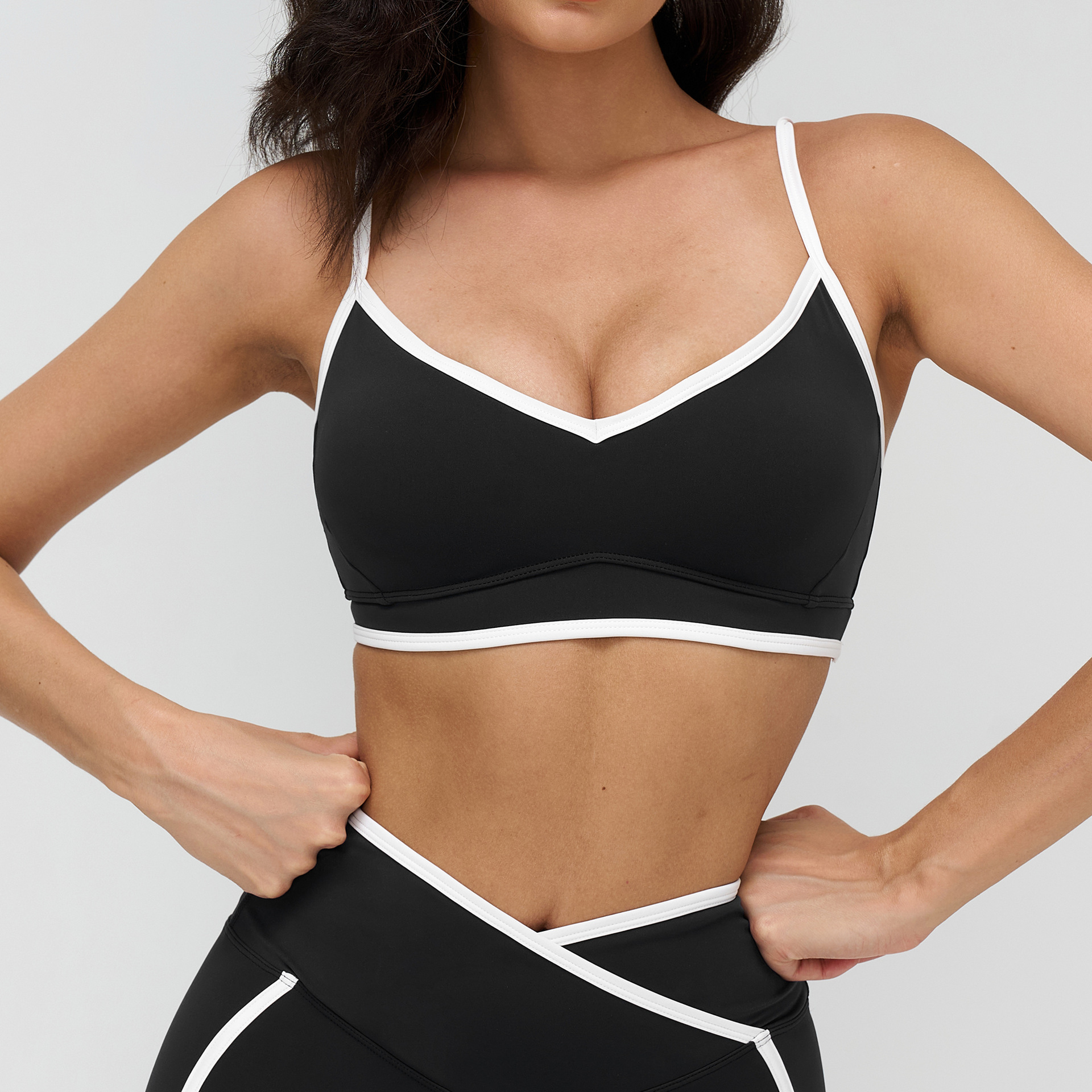 Sportswear Custom Logo Yoga Wear Strappy Bra Have Padding Bras